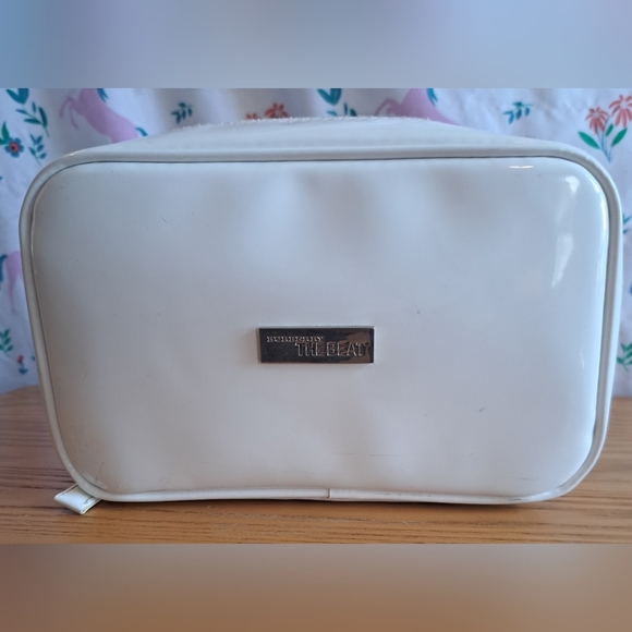 Burberry Parfums The Beat White Patent Multi Pocket Cosmetic Makeup Beauty Bag - Picture 1 of 11